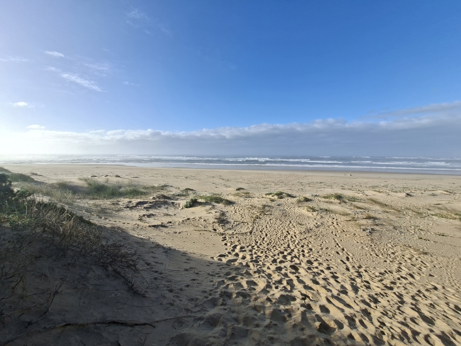 4 Bedroom Property for Sale in Paradise Beach Eastern Cape
